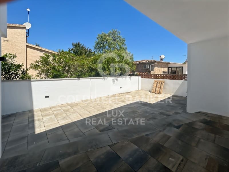 4 soveværelse Villa til salg i Empuriabrava med swimmingpool garage - € 795.000 (Ref: 9878810)