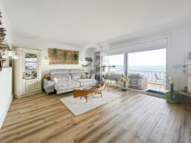 2 bedroom Penthouse for sale in Roses with pool garage - € 495,000 (Ref: 9894447)