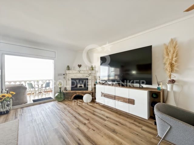 2 bedroom Penthouse for sale in Roses with pool garage - € 495,000 (Ref: 9894447)