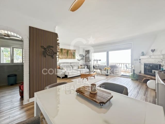 2 bedroom Penthouse for sale in Roses with pool garage - € 495,000 (Ref: 9894447)