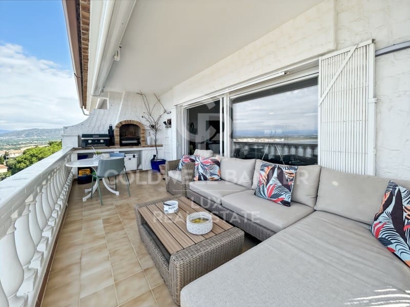 2 Zimmer Penthouse zu verkaufen in Roses mit Pool Garage - 495.000 € (Ref: 9894447)