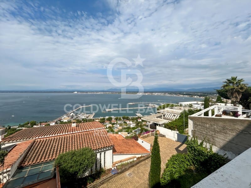 2 Zimmer Penthouse zu verkaufen in Roses mit Pool Garage - 495.000 € (Ref: 9894447)