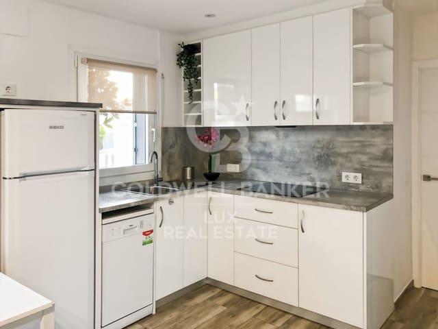 6 soveværelse Villa til salg i Empuriabrava, Castelló d'Empúries med swimmingpool - € 840.000 (Ref: 9915816)
