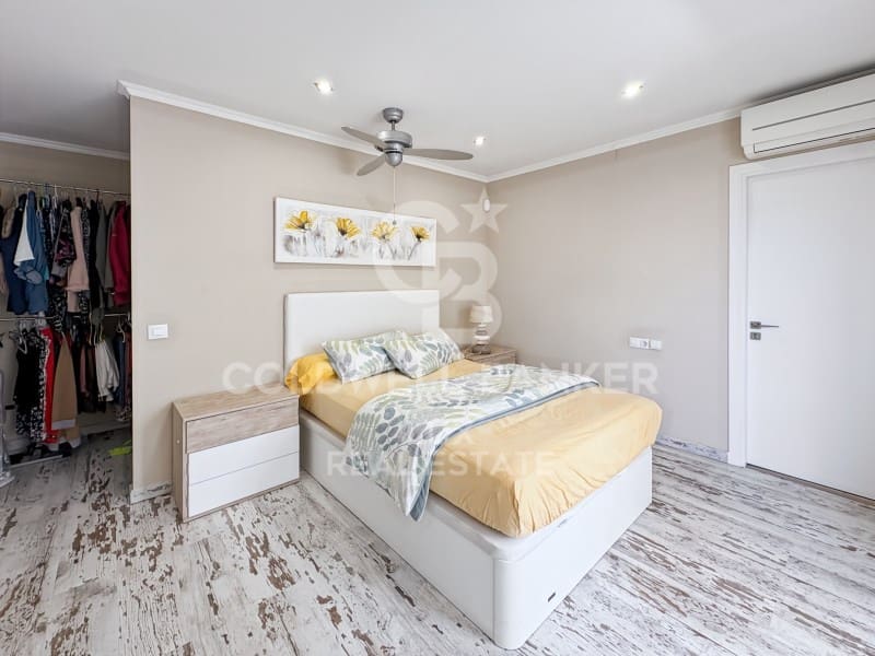 6 soveværelse Villa til salg i Empuriabrava med swimmingpool - € 840.000 (Ref: 9915816)
