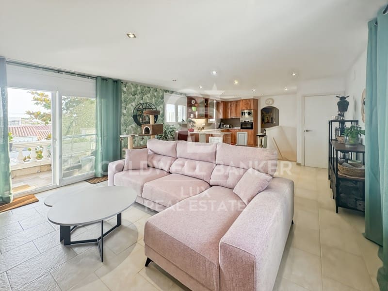 6 soveværelse Villa til salg i Empuriabrava med swimmingpool - € 840.000 (Ref: 9915816)