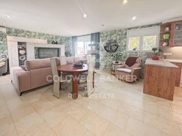 6 soveværelse Villa til salg i Empuriabrava, Castelló d'Empúries med swimmingpool - € 840.000 (Ref: 9915816)