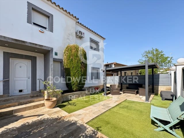 6 soveværelse Villa til salg i Empuriabrava, Castelló d'Empúries med swimmingpool - € 840.000 (Ref: 9915816)