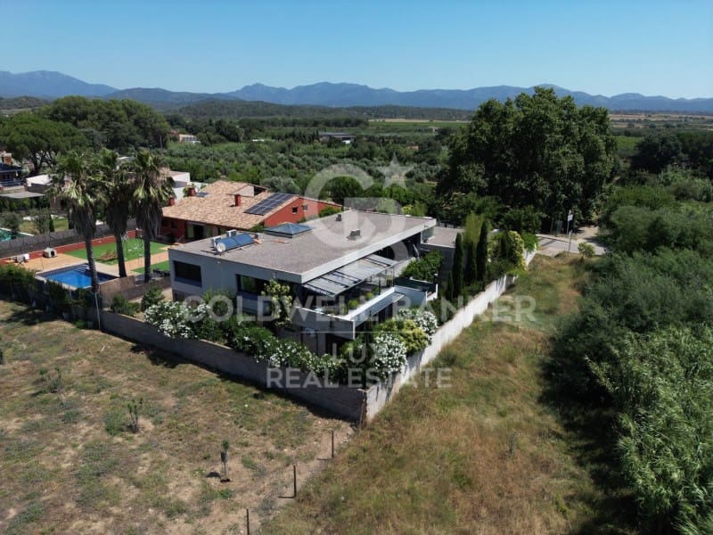 4 slaapkamer Villa te koop in Mollet de Peralada met zwembad garage - € 660.000 (Ref: 9915818)