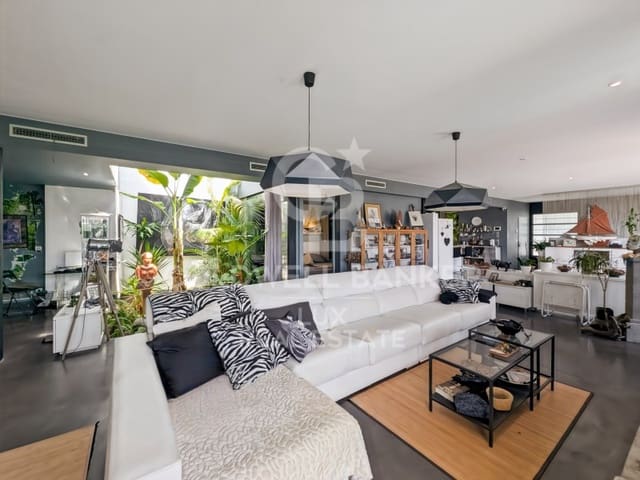 4 chambre Villa/Maison à vendre à Mollet de Peralada avec piscine garage - 660 000 € (Ref: 9915818)