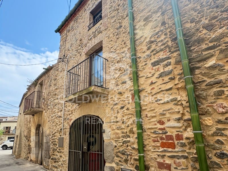 3 bedroom Townhouse for sale in Garriguella - € 309,000 (Ref: 9929037)
