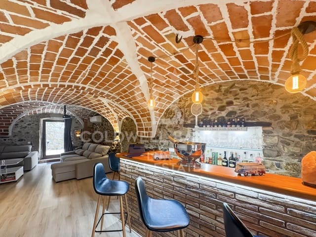 3 slaapkamer Huis te koop in Garriguella - € 309.000 (Ref: 9929037)