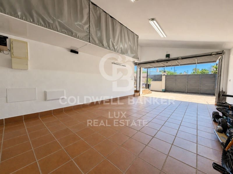 3 bedroom Villa for sale in Roses with pool garage - € 535,000 (Ref: 9941996)