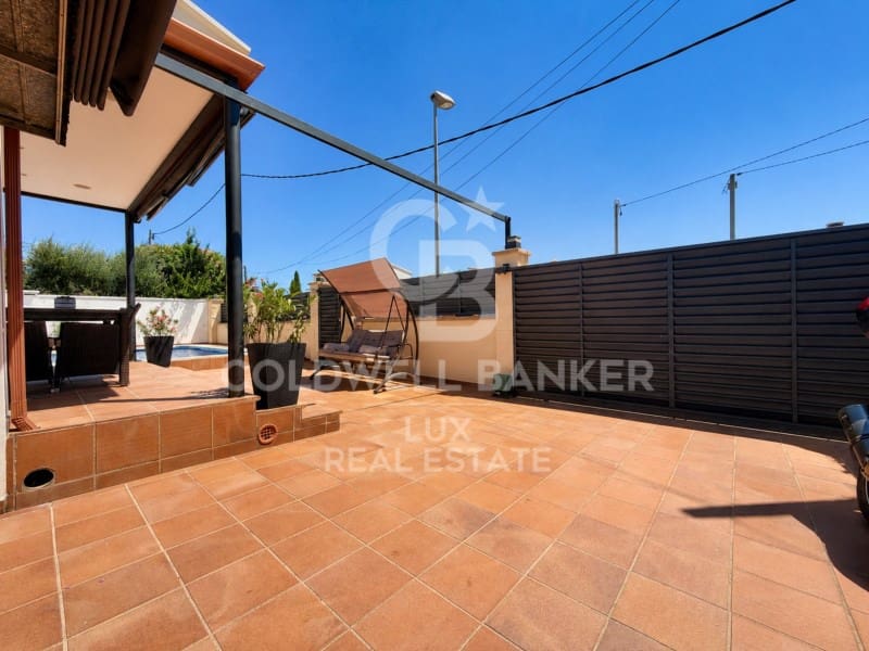 3 bedroom Villa for sale in Roses with pool garage - € 535,000 (Ref: 9941996)