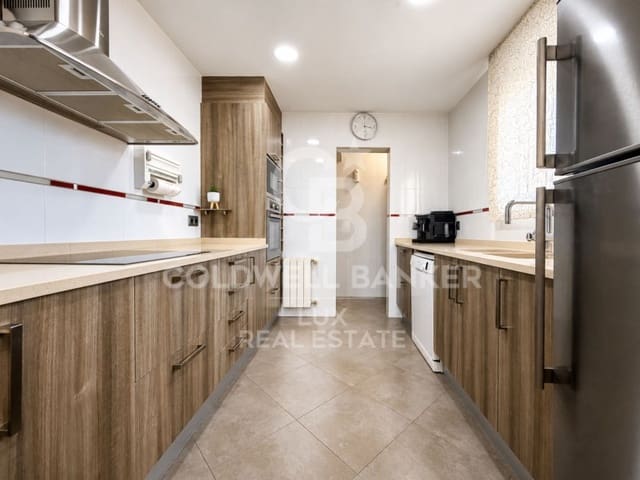 3 soveværelse Villa til salg i Roses med swimmingpool garage - € 535.000 (Ref: 9941996)