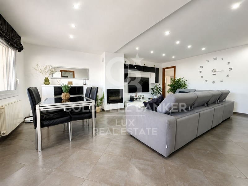 3 bedroom Villa for sale in Roses with pool garage - € 535,000 (Ref: 9941996)