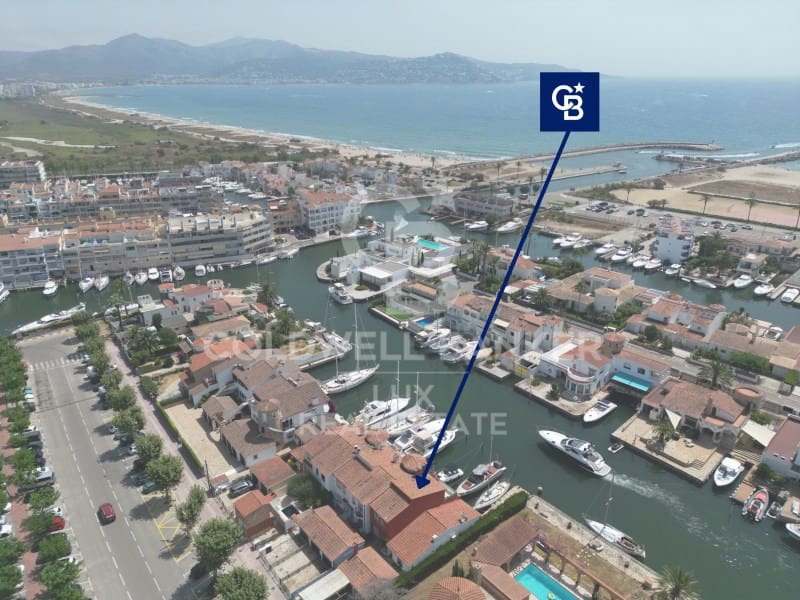 3 sovrum Hus till salu i Empuriabrava med garage - 447 000 € (Ref: 9964962)