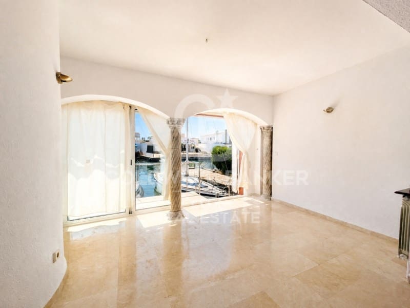 3 sovrum Hus till salu i Empuriabrava med garage - 447 000 € (Ref: 9964962)