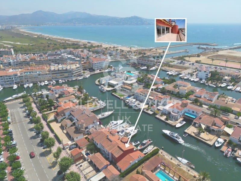3 sovrum Hus till salu i Empuriabrava med garage - 447 000 € (Ref: 9964962)