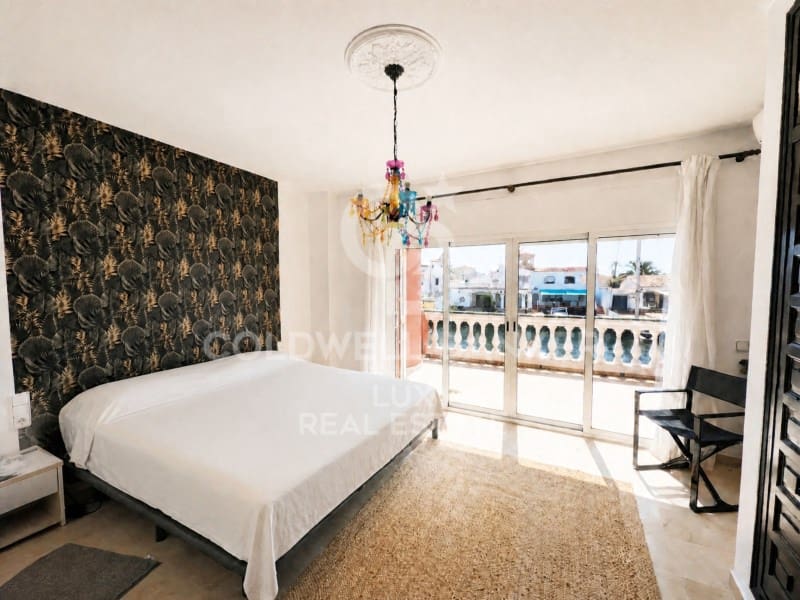 3 sovrum Hus till salu i Empuriabrava med garage - 447 000 € (Ref: 9964962)