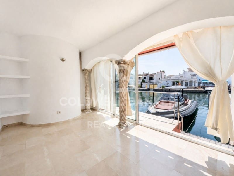 3 soveværelse Villa til salg i Empuriabrava med garage - € 607.000 (Ref: 9966323)