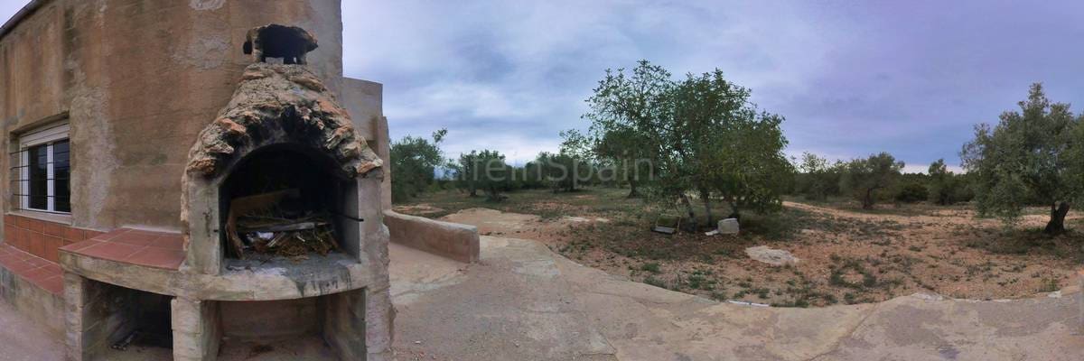 1 soveværelse Finca/Landehus til salg i Tortosa med swimmingpool garage - € 99.000 (Ref: 7635083)