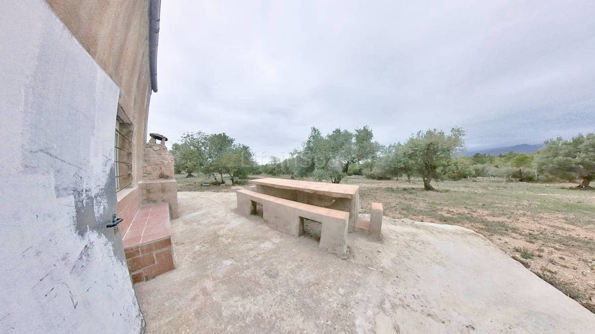 1 soveværelse Finca/Landehus til salg i Tortosa med swimmingpool garage - € 99.000 (Ref: 7635083)