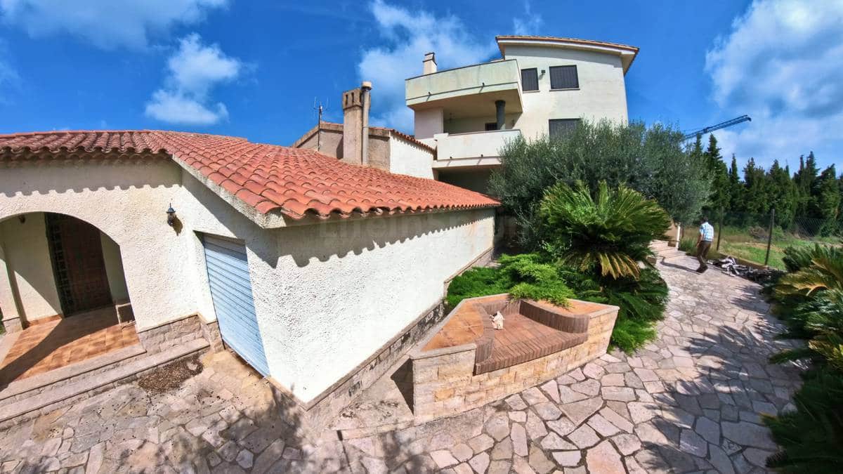 6 bedroom Finca/Country House for sale in Camarles with garage - € 635,000 (Ref: 7652310)
