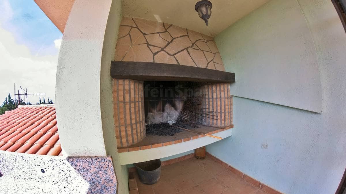 6 bedroom Finca/Country House for sale in Camarles with garage - € 635,000 (Ref: 7652310)