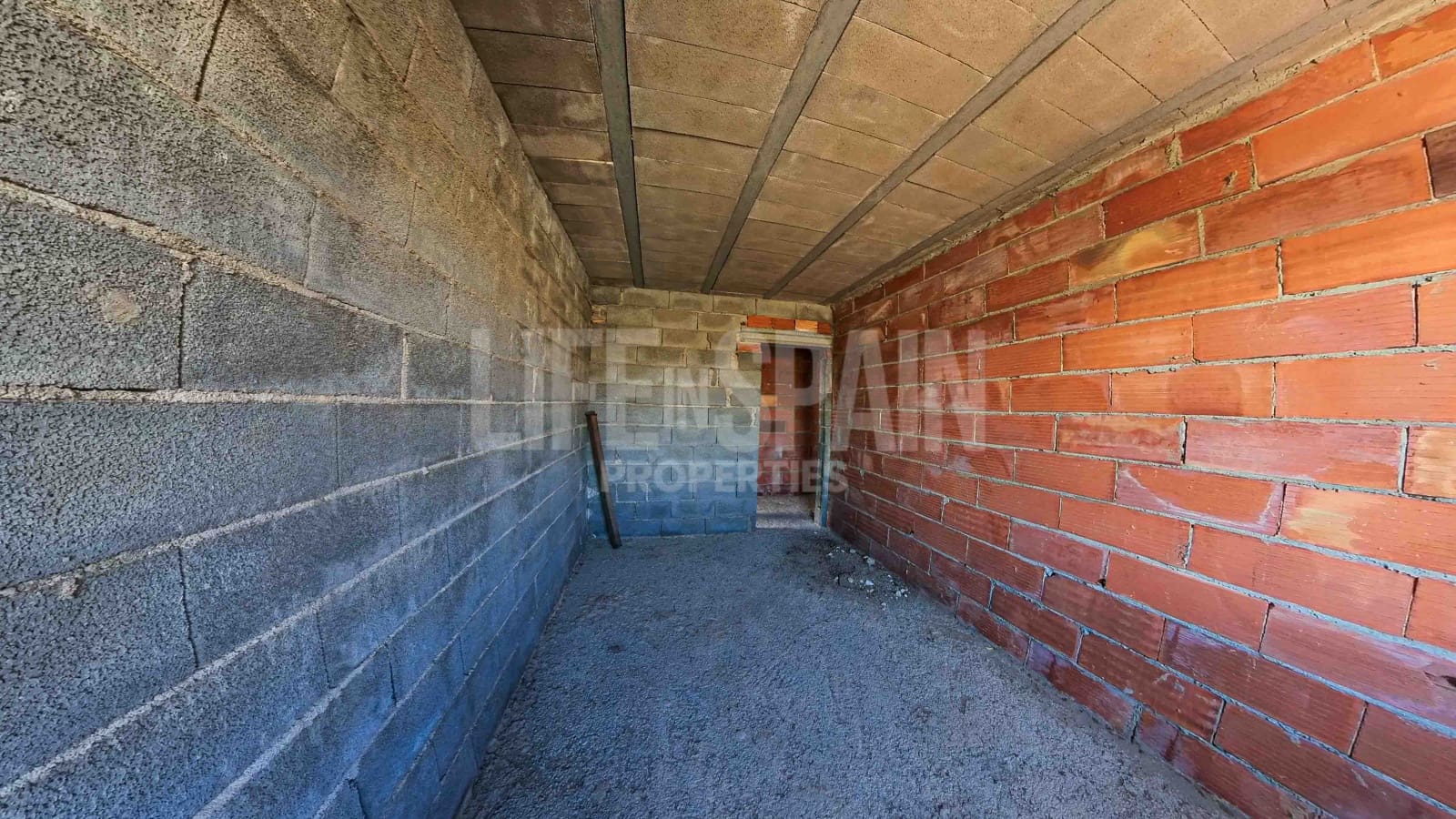 3 soveværelse Villa til salg i Tortosa med swimmingpool garage - € 130.000 (Ref: 8155939)