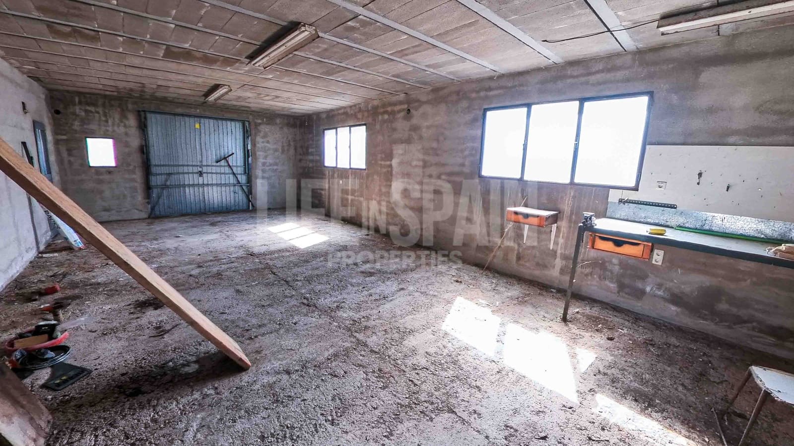 3 soveværelse Villa til salg i Tortosa med swimmingpool garage - € 130.000 (Ref: 8155939)