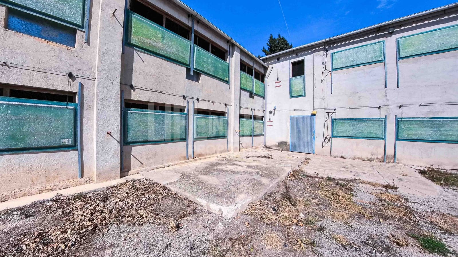 3 soveværelse Villa til salg i Tortosa med swimmingpool garage - € 130.000 (Ref: 8155939)