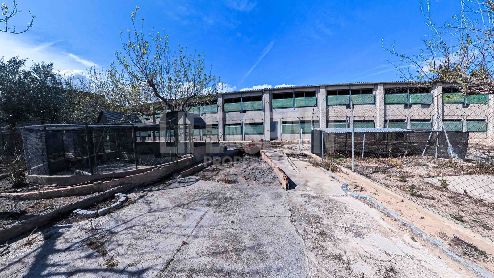 3 soveværelse Villa til salg i Tortosa med swimmingpool garage - € 130.000 (Ref: 8155939)