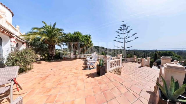 5 bedroom Villa for sale in El Perelló with pool garage - € 750,000 (Ref: 8182697)