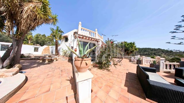 5 bedroom Villa for sale in El Perelló with pool garage - € 750,000 (Ref: 8182697)