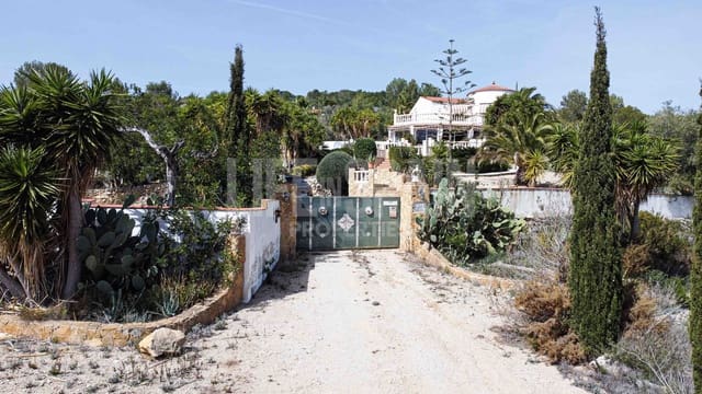 5 bedroom Villa for sale in El Perelló with pool garage - € 750,000 (Ref: 8182697)