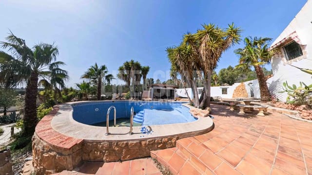 5 bedroom Villa for sale in El Perelló with pool garage - € 750,000 (Ref: 8182697)