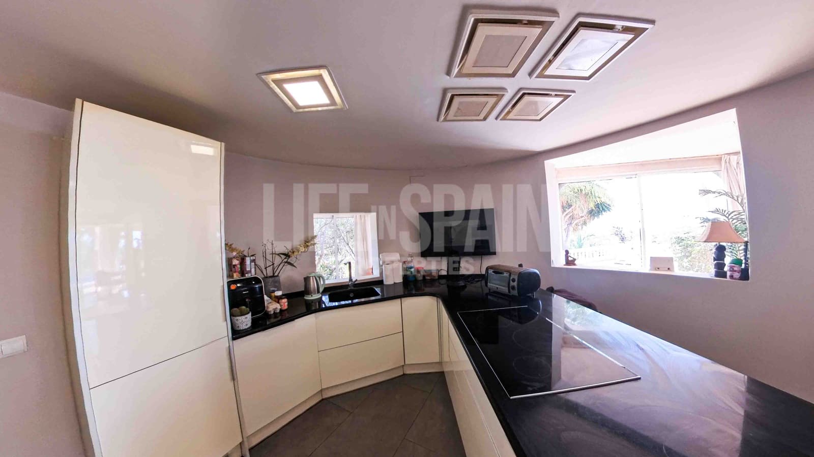 5 soverom Villa til salgs i El Perello med svømmebasseng garasje - € 750 000 (Ref: 8182697)