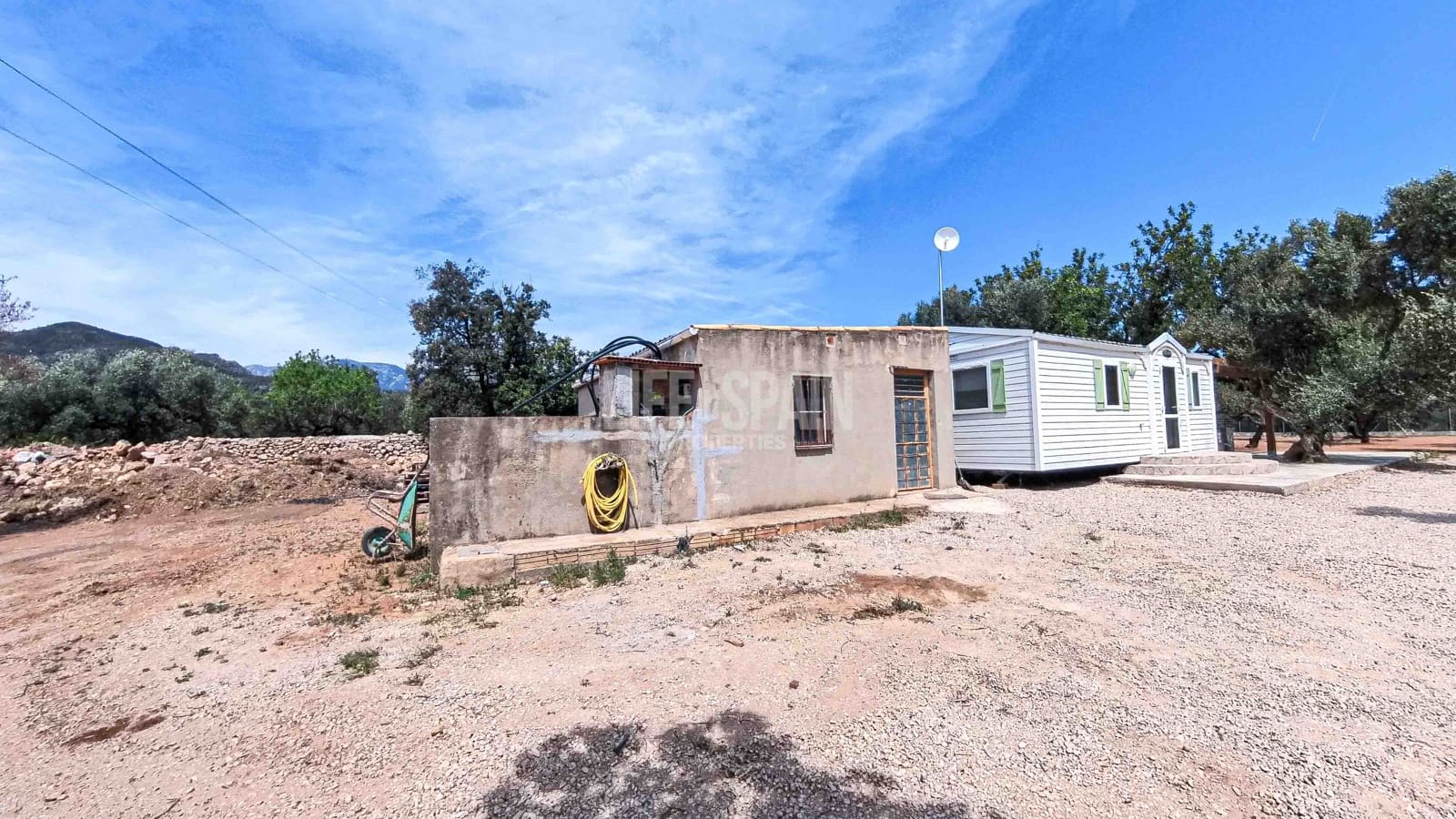 2 soveværelse Finca/Landehus til salg i Aldover med swimmingpool - € 82.000 (Ref: 8311795)