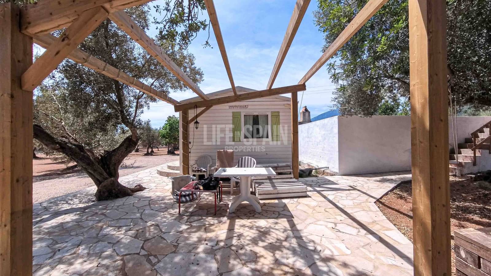 2 soveværelse Finca/Landehus til salg i Aldover med swimmingpool - € 82.000 (Ref: 8311795)