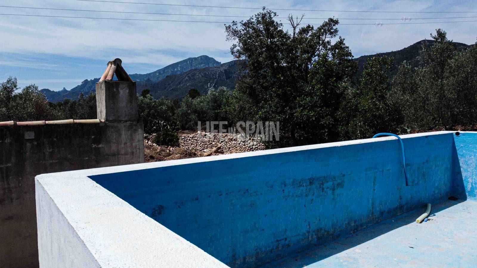 2 soveværelse Finca/Landehus til salg i Aldover med swimmingpool - € 82.000 (Ref: 8311795)