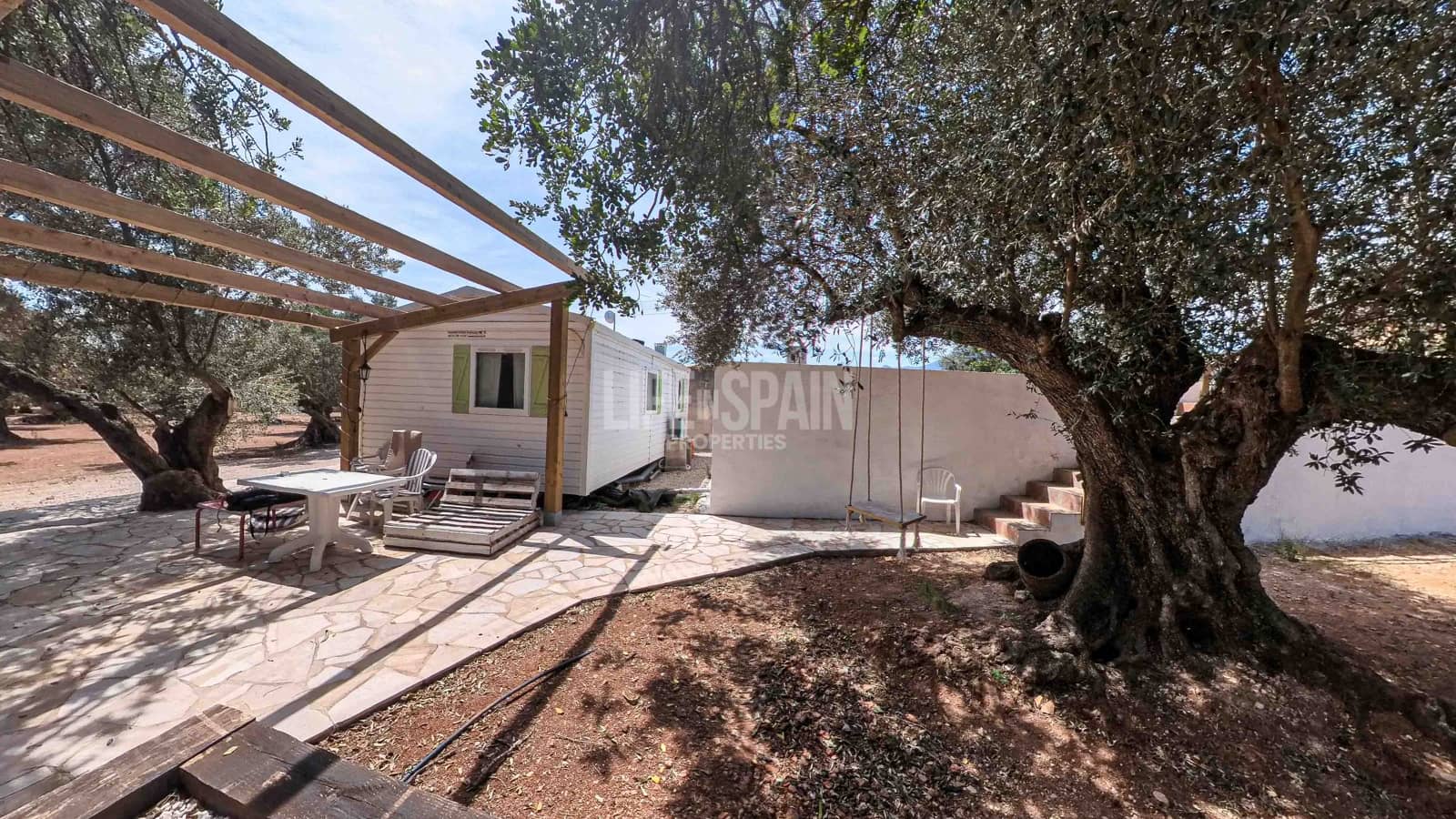 2 soveværelse Finca/Landehus til salg i Aldover med swimmingpool - € 82.000 (Ref: 8311795)