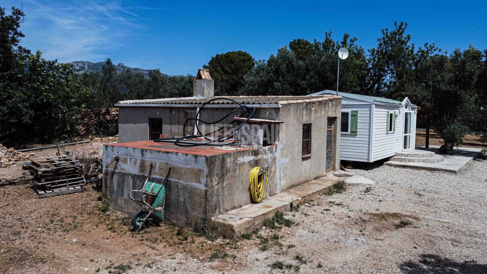 2 soveværelse Finca/Landehus til salg i Aldover med swimmingpool - € 82.000 (Ref: 8311795)