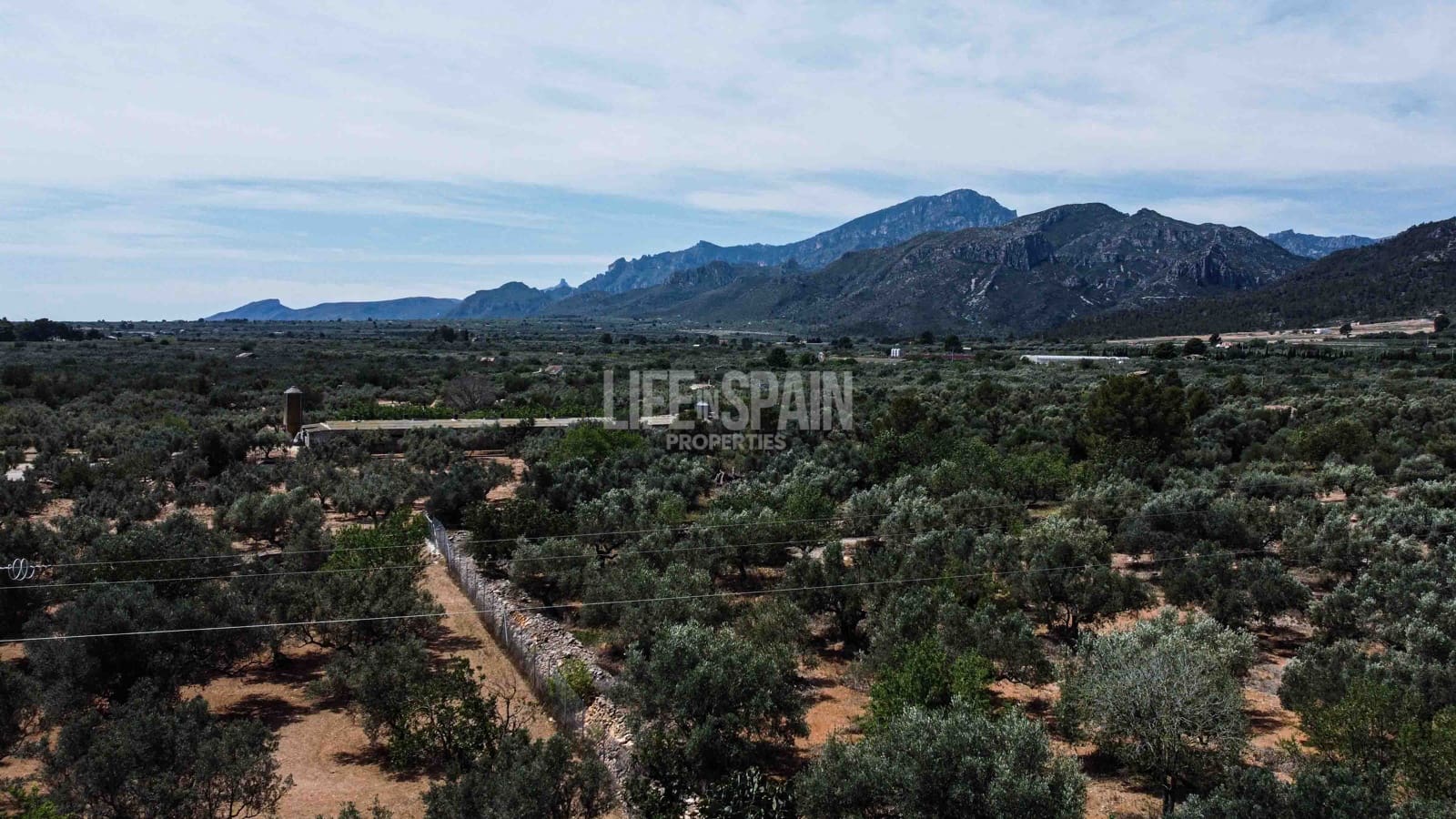 2 soveværelse Finca/Landehus til salg i Aldover med swimmingpool - € 82.000 (Ref: 8311795)