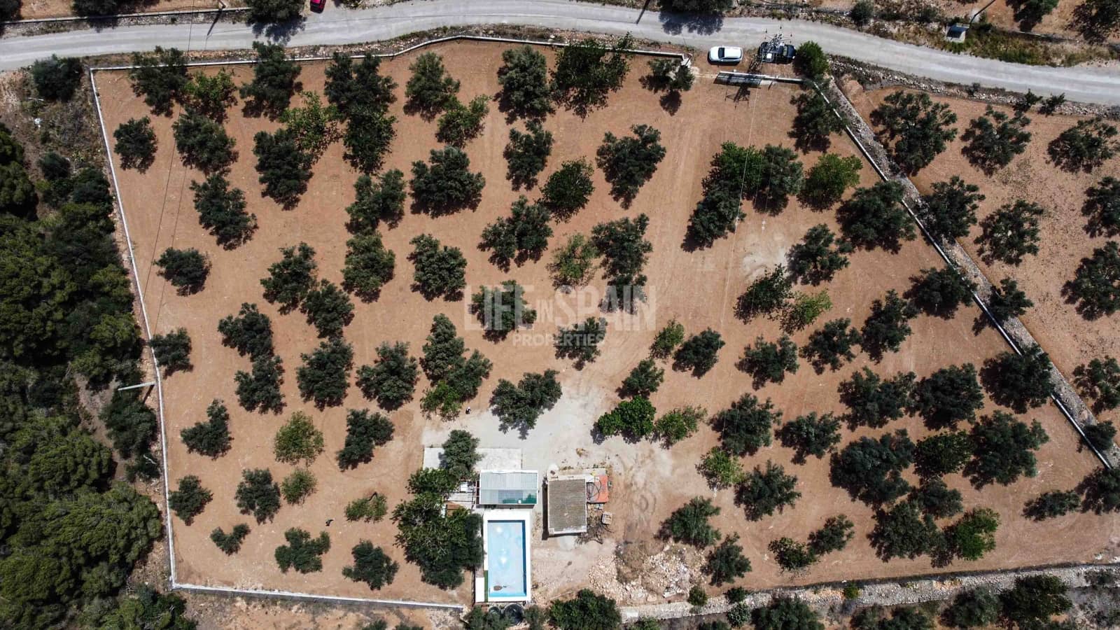 2 soveværelse Finca/Landehus til salg i Aldover med swimmingpool - € 82.000 (Ref: 8311795)