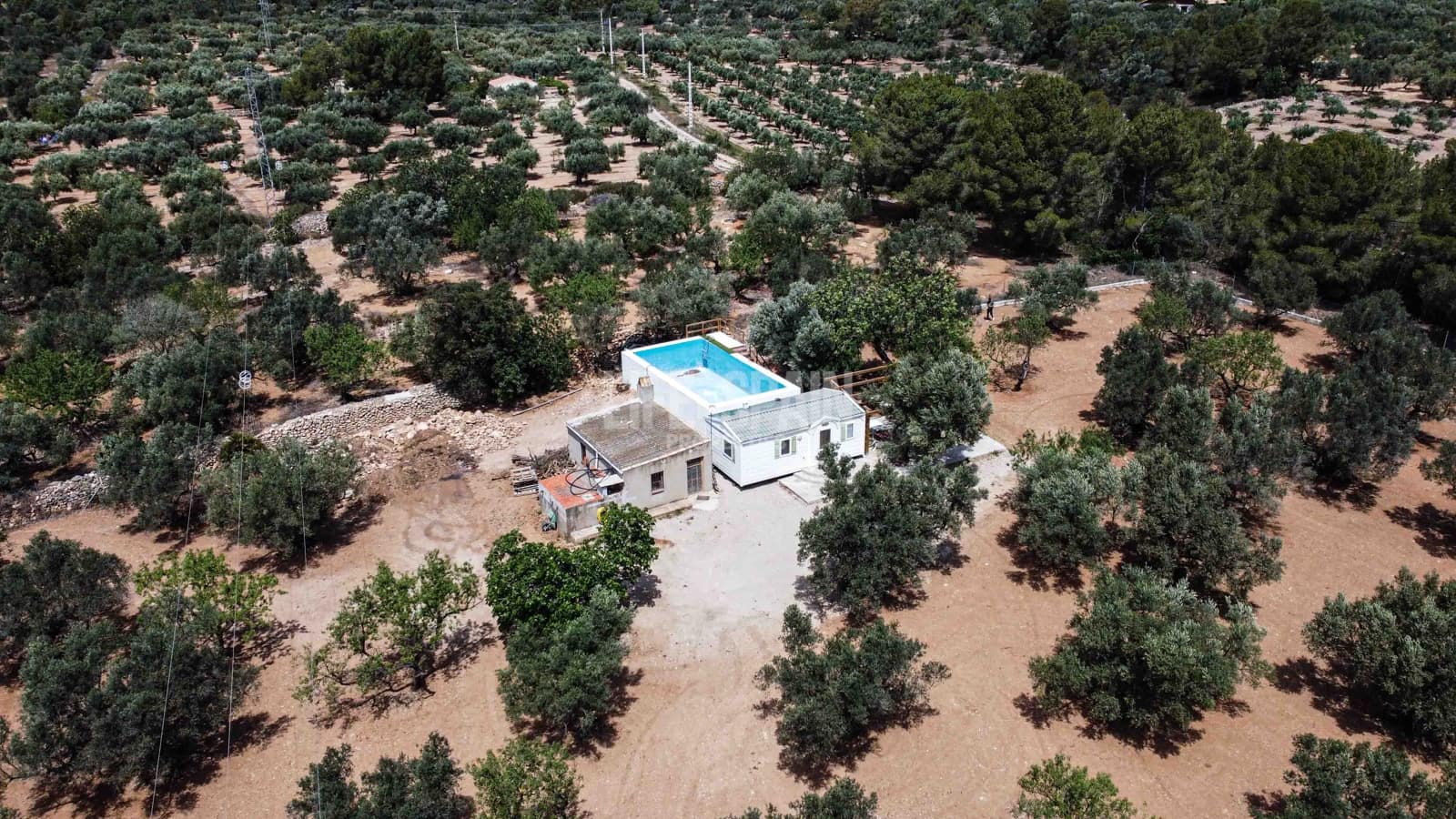 2 soveværelse Finca/Landehus til salg i Aldover med swimmingpool - € 82.000 (Ref: 8311795)