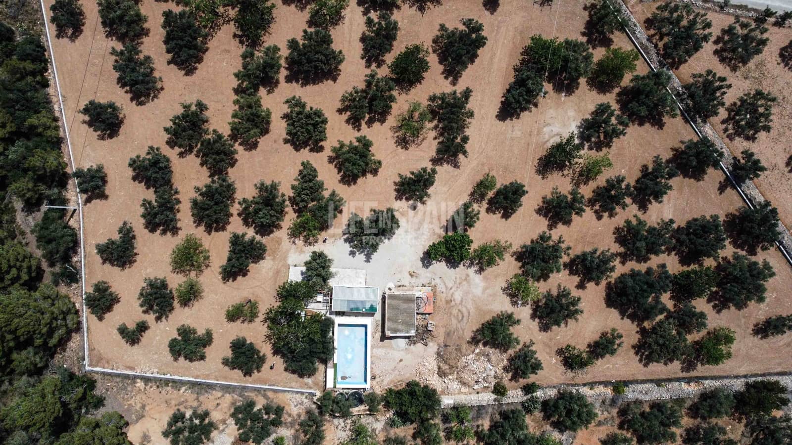 2 soveværelse Finca/Landehus til salg i Aldover med swimmingpool - € 82.000 (Ref: 8311795)