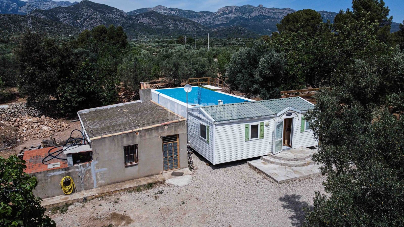 2 soveværelse Finca/Landehus til salg i Aldover med swimmingpool - € 82.000 (Ref: 8311795)