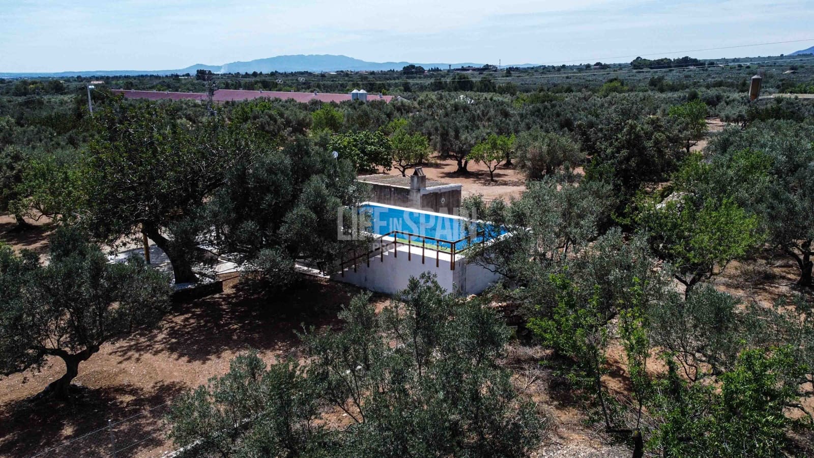 2 soveværelse Finca/Landehus til salg i Aldover med swimmingpool - € 82.000 (Ref: 8311795)