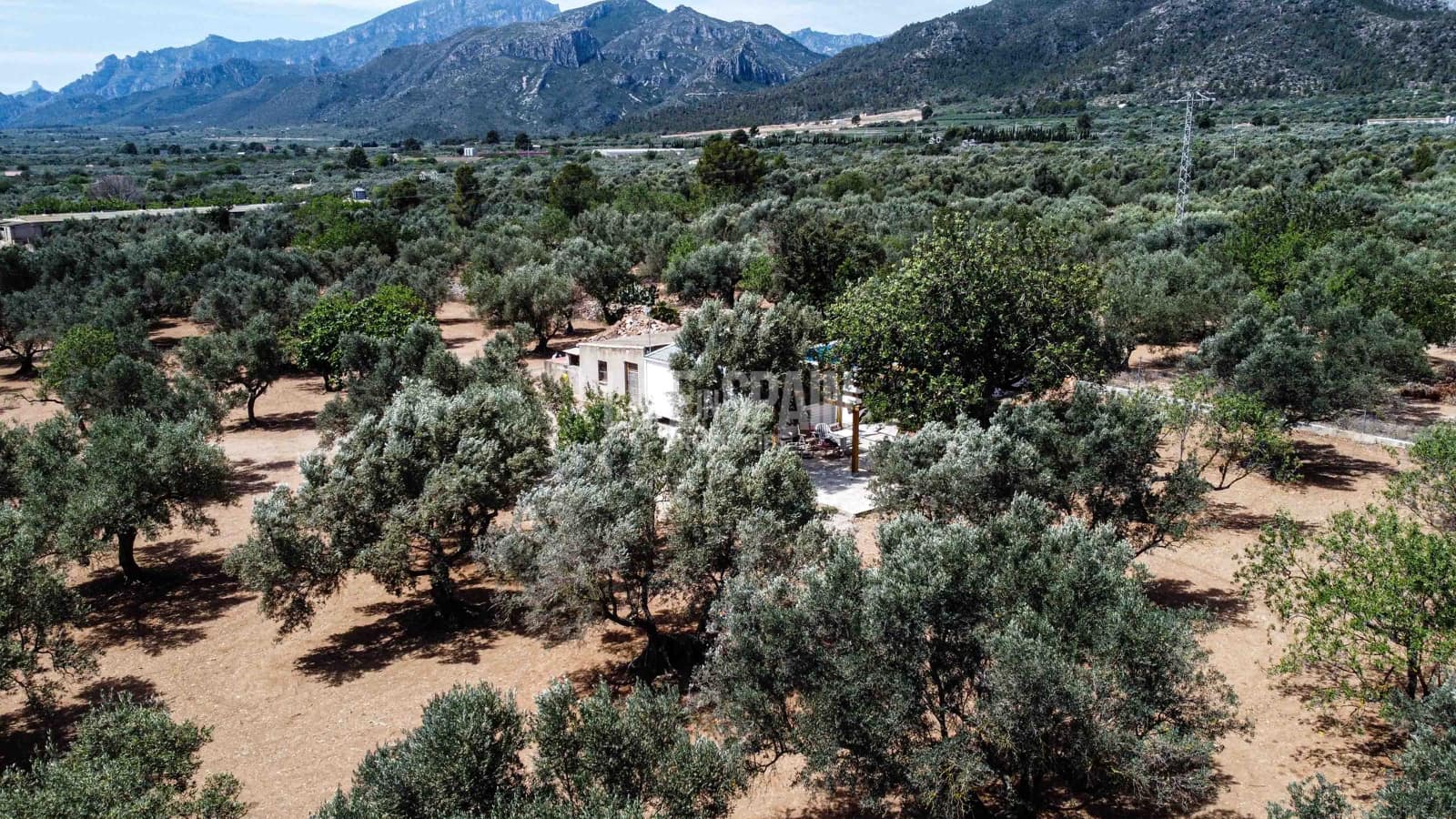 2 soveværelse Finca/Landehus til salg i Aldover med swimmingpool - € 82.000 (Ref: 8311795)