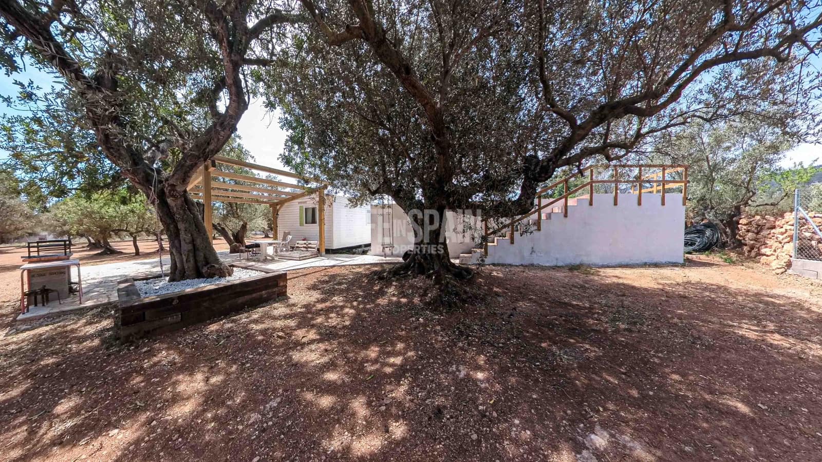 2 soveværelse Finca/Landehus til salg i Aldover med swimmingpool - € 82.000 (Ref: 8311795)